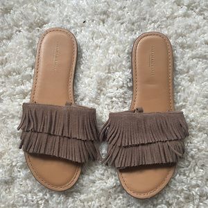 AMERICAN EAGLE FRINGE SANDALS